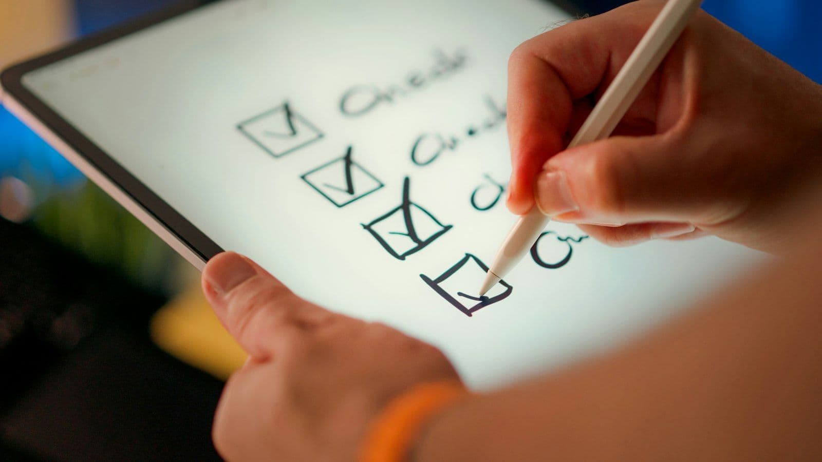 Checklist: lo que necesitas tener listo antes de lanzar tu primera campaña de UGC